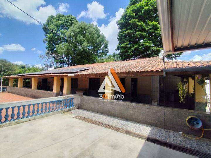 Chácara, 4 quartos, 1580 m² - Foto 1