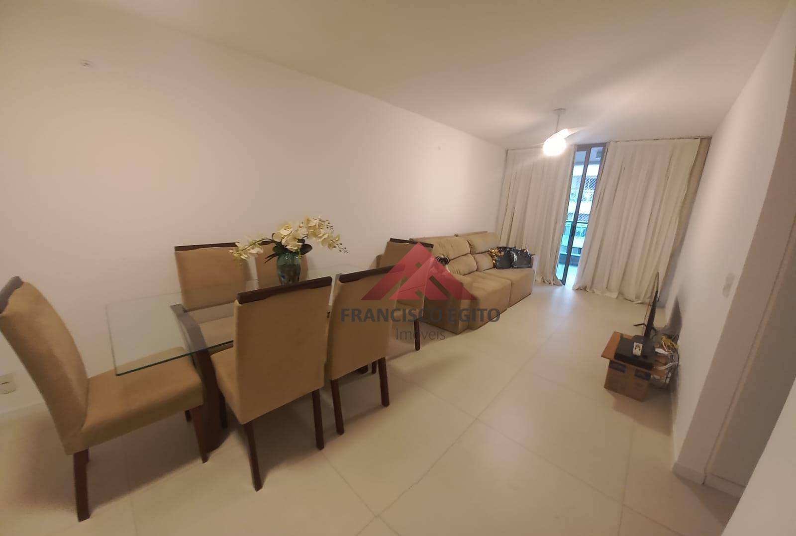 Apartamento à venda com 3 quartos, 107m² - Foto 2