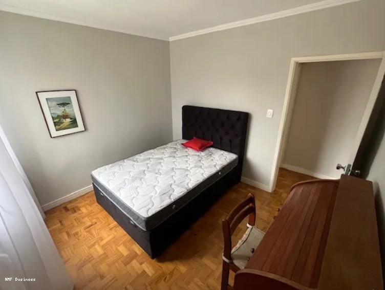Apartamento para alugar com 3 quartos, 105m² - Foto 2
