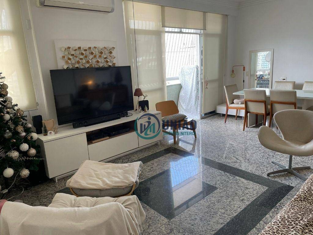 Apartamento à venda com 3 quartos, 115m² - Foto 2