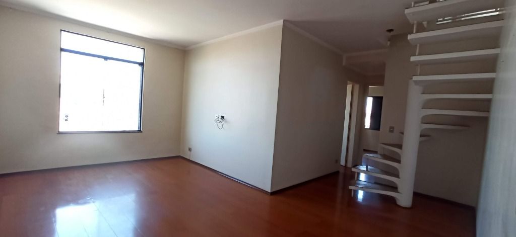 Apartamento para alugar com 3 quartos, 140m² - Foto 12