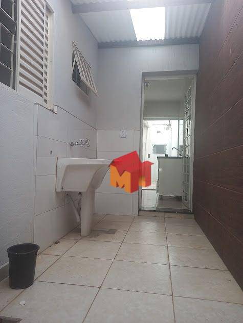 Casa à venda com 3 quartos, 129m² - Foto 14