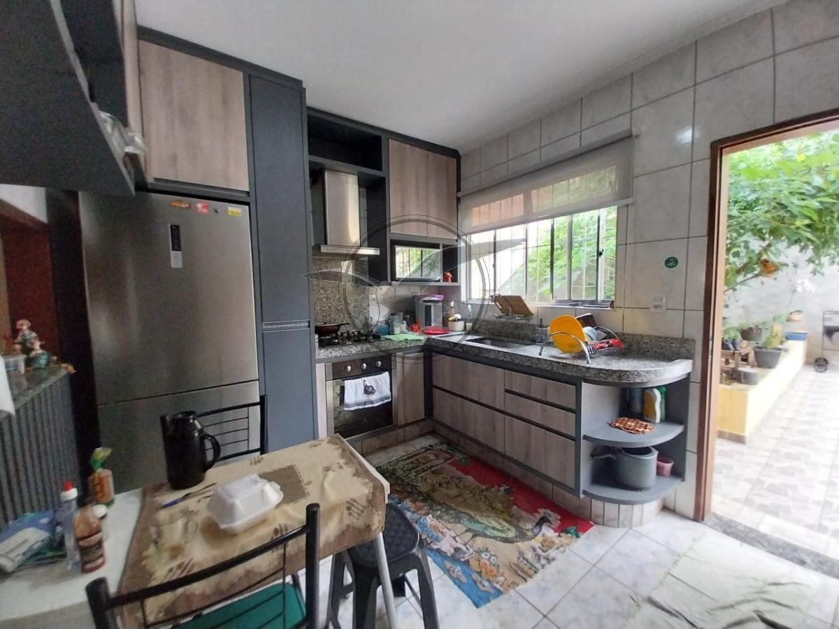 Casa à venda com 3 quartos, 250m² - Foto 9