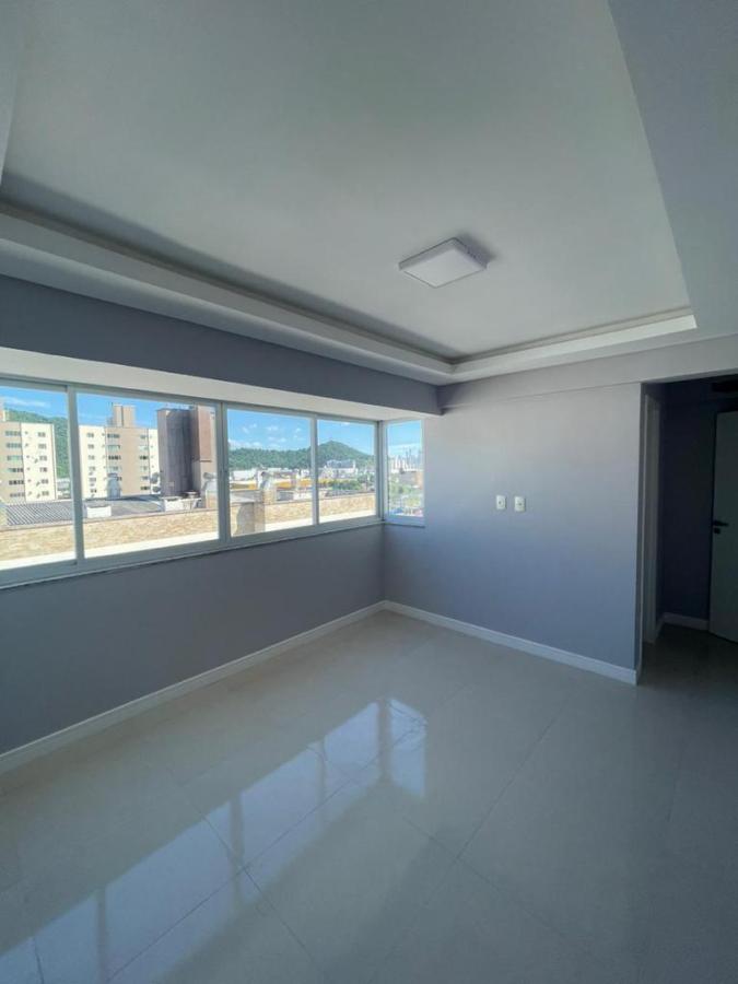 Apartamento à venda com 2 quartos, 68m² - Foto 13