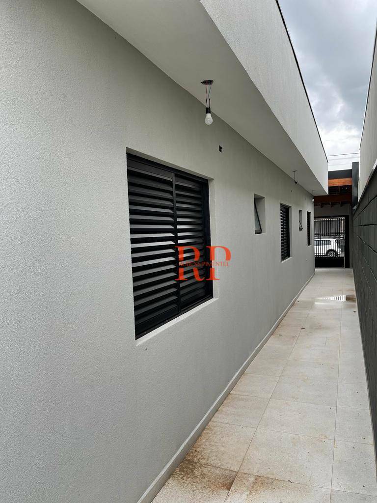 Casa à venda com 2 quartos, 162m² - Foto 3