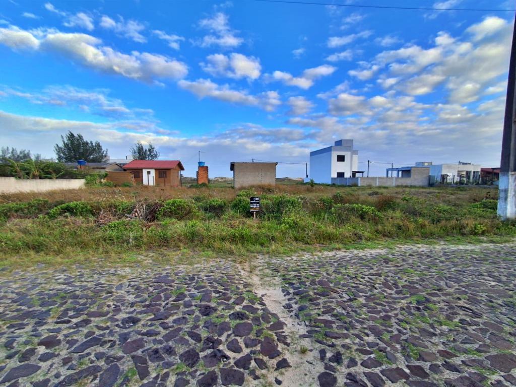 Terreno à venda, 300m² - Foto 1