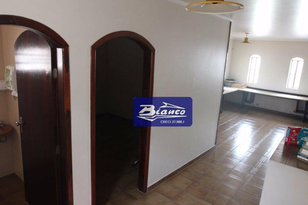 Casa à venda com 14 quartos, 300m² - Foto 15