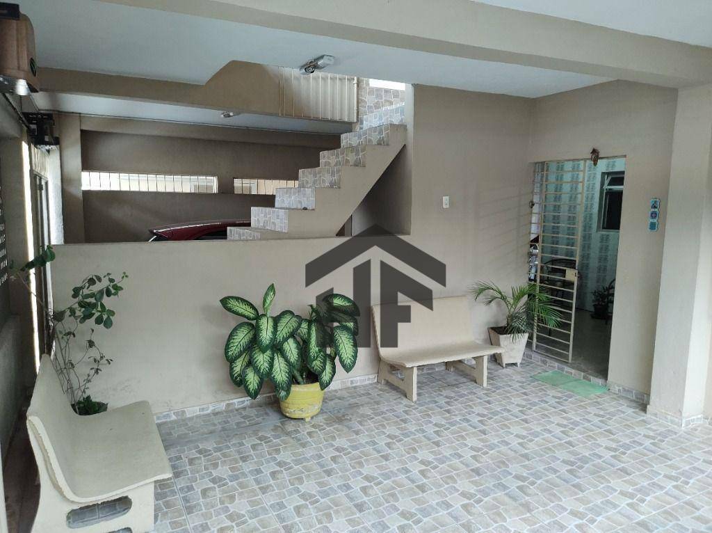 Casa à venda com 6 quartos, 300m² - Foto 3