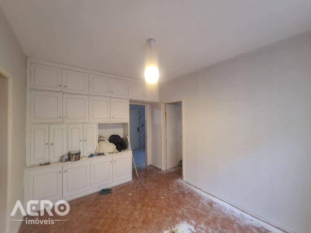 Casa à venda com 3 quartos, 380m² - Foto 7