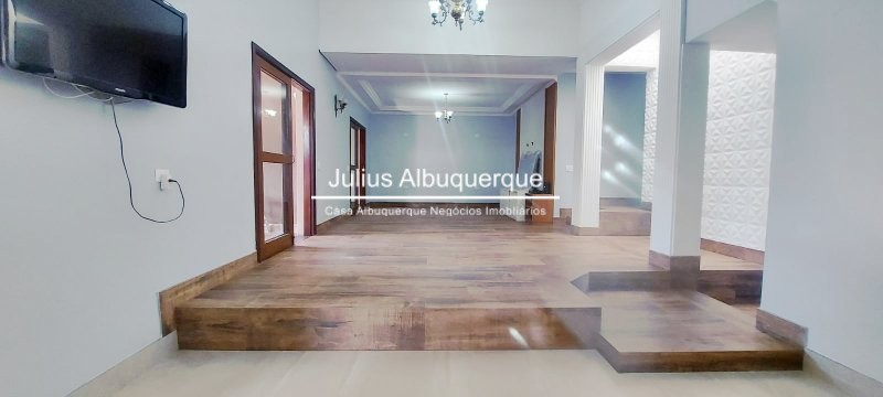 Casa de Condomínio à venda com 3 quartos, 600m² - Foto 1