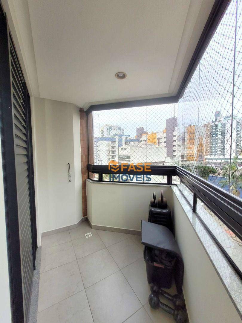 Apartamento à venda com 4 quartos, 157m² - Foto 15