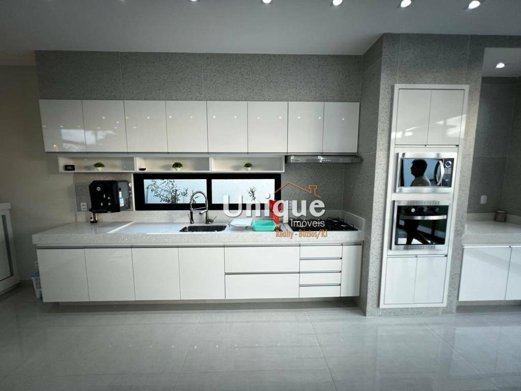 Casa de Condomínio à venda com 4 quartos, 209m² - Foto 19