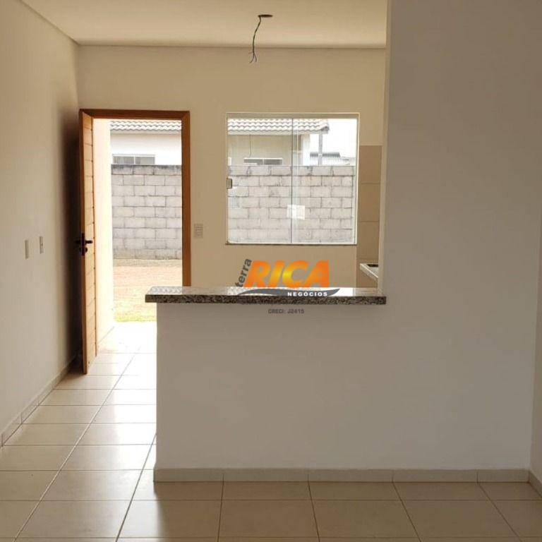 Casa de Condomínio à venda com 3 quartos, 80m² - Foto 4