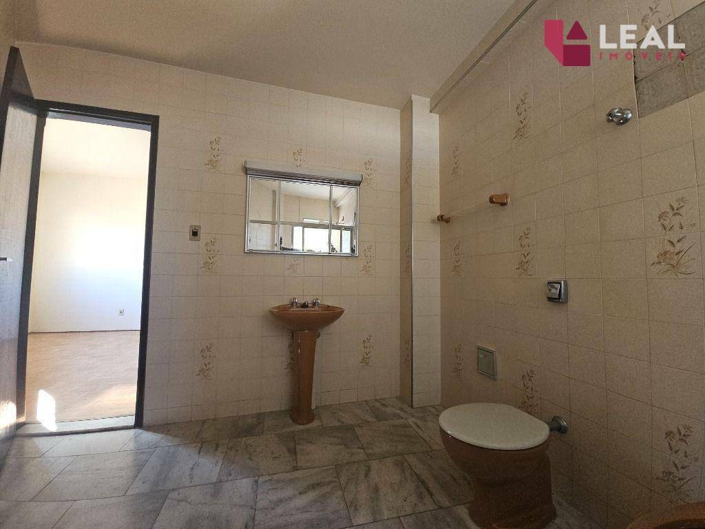Apartamento para alugar com 3 quartos, 110m² - Foto 19