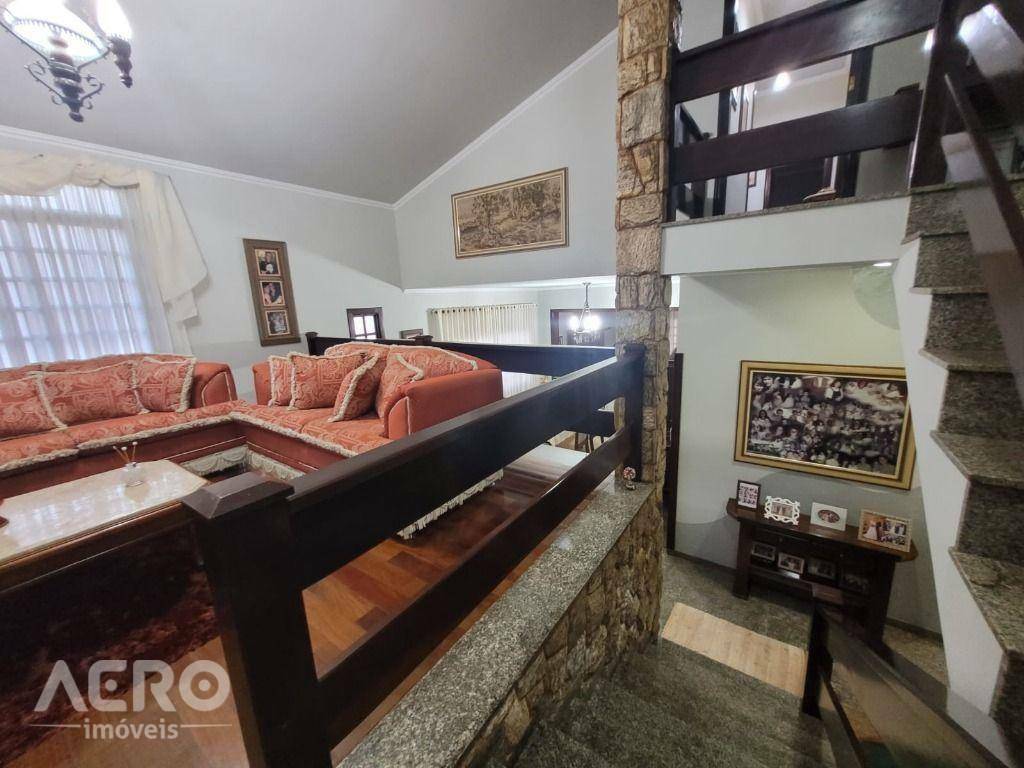 Casa à venda com 4 quartos, 363m² - Foto 26