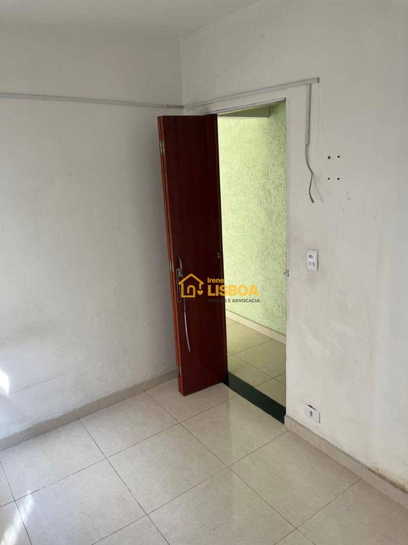 Casa para alugar com 2 quartos, 180m² - Foto 17