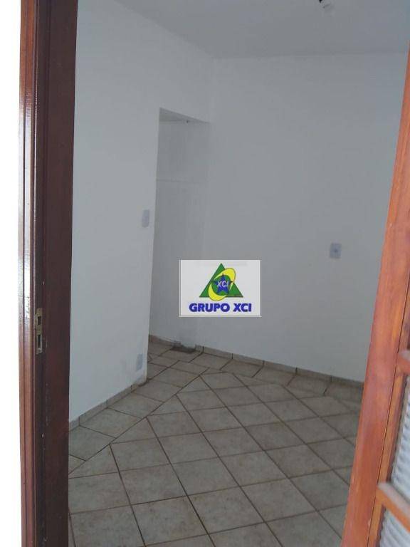 Casa à venda com 3 quartos, 219m² - Foto 25