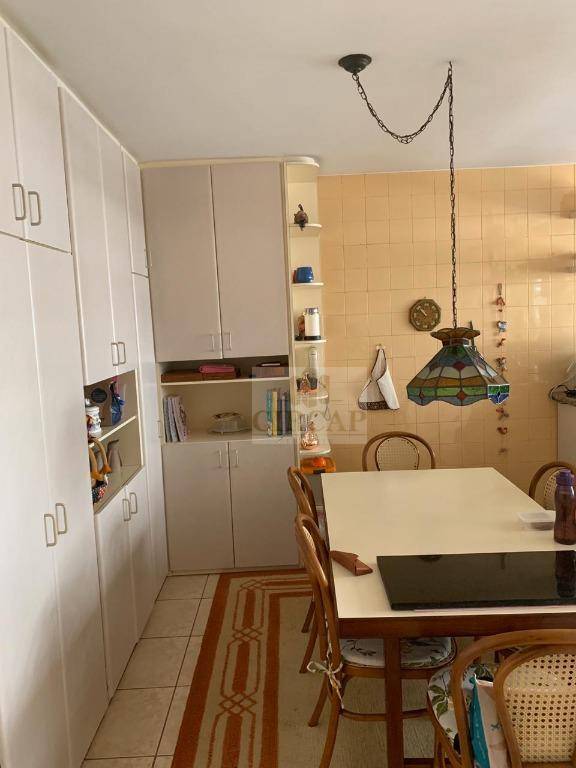 Apartamento à venda com 3 quartos, 180m² - Foto 3