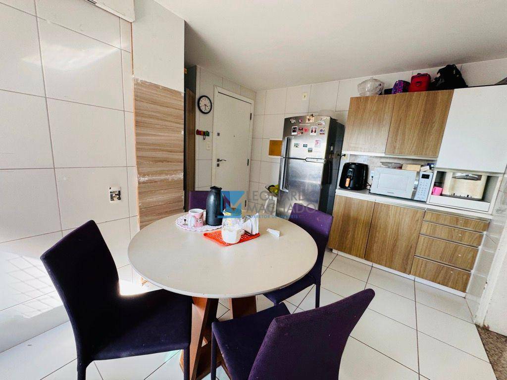 Apartamento à venda com 3 quartos, 179m² - Foto 9