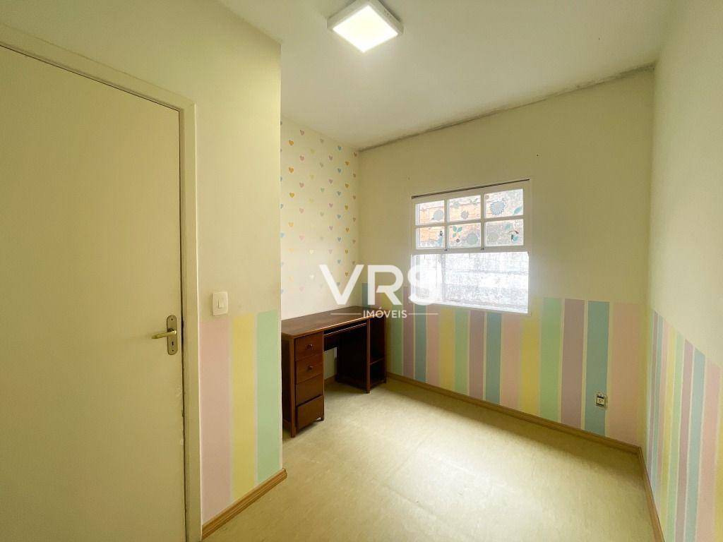 Casa à venda com 3 quartos, 186m² - Foto 5