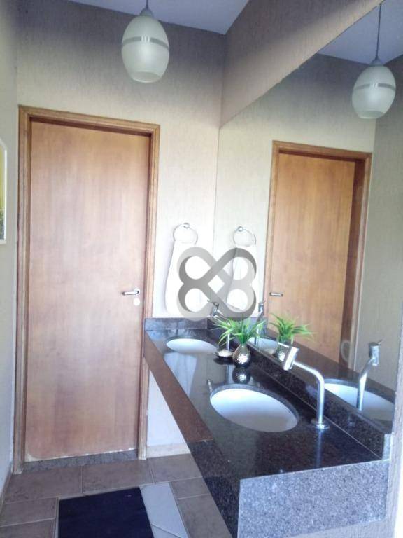 Casa de Condomínio para alugar com 3 quartos, 350m² - Foto 19