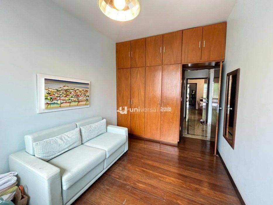 Casa para alugar com 5 quartos, 300m² - Foto 14