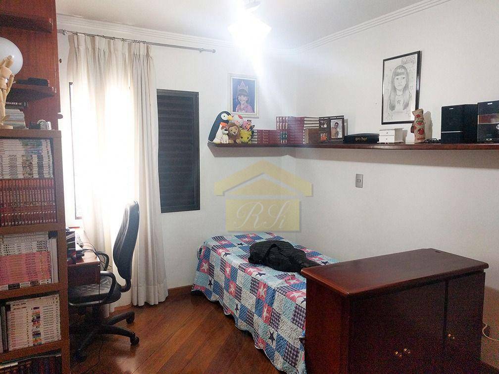 Apartamento à venda com 3 quartos, 165m² - Foto 17