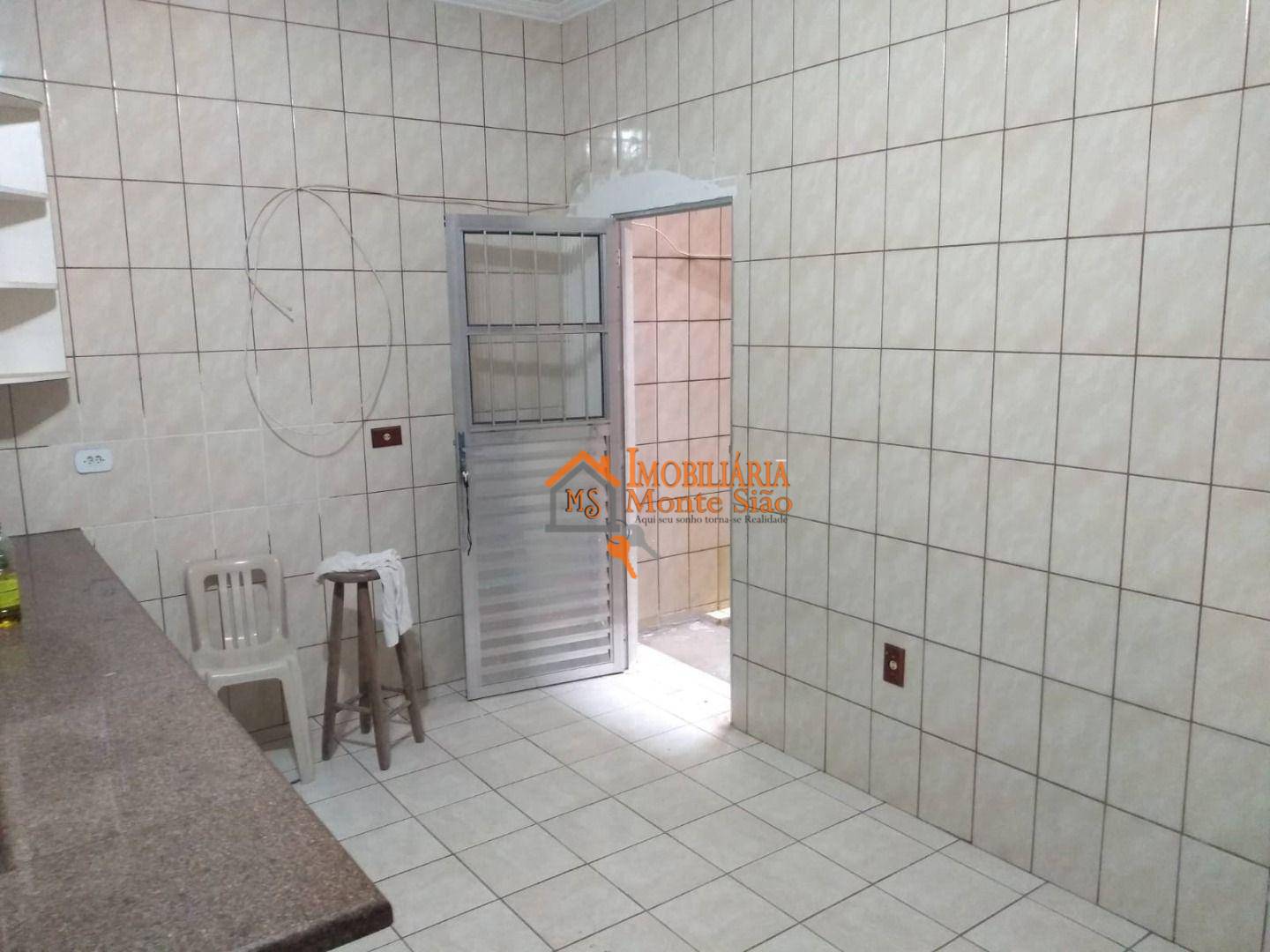 Sobrado à venda com 5 quartos, 200m² - Foto 4