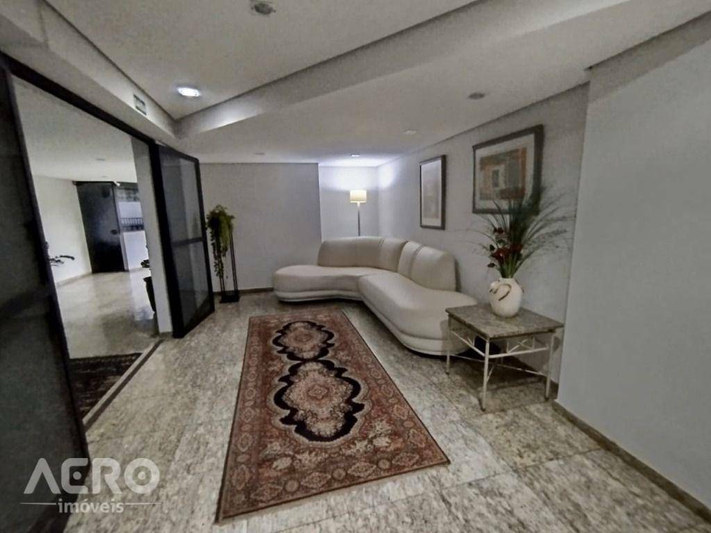 Apartamento para alugar com 2 quartos, 75m² - Foto 3