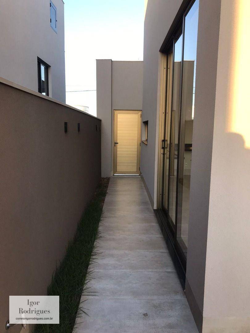 Casa à venda com 3 quartos, 320m² - Foto 16