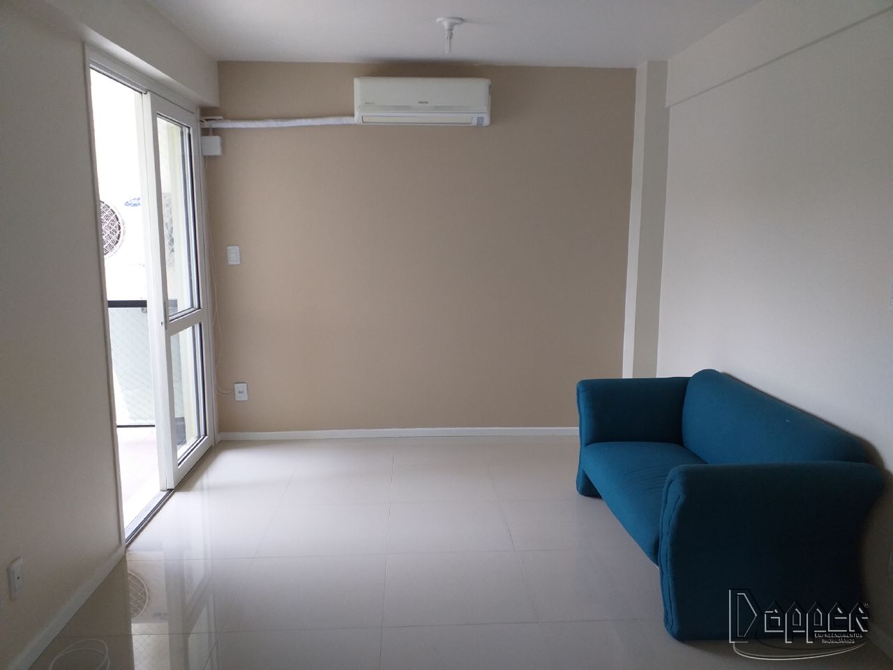 Apartamento à venda com 2 quartos, 75m² - Foto 1