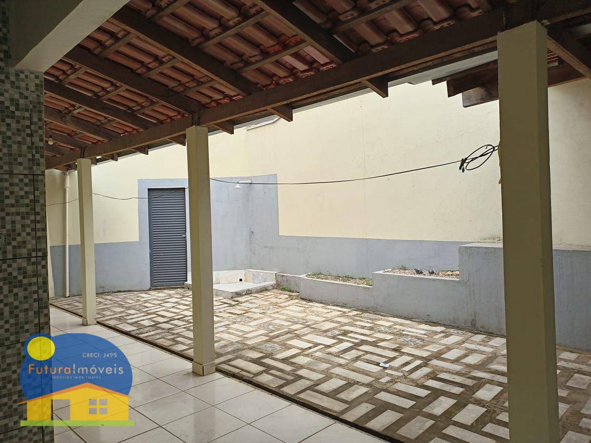 Casa à venda com 3 quartos, 216m² - Foto 3