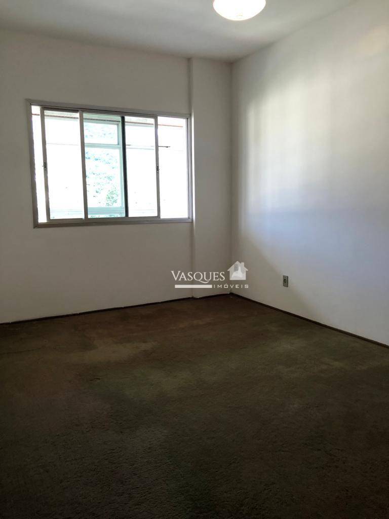 Apartamento para alugar com 3 quartos, 200m² - Foto 7