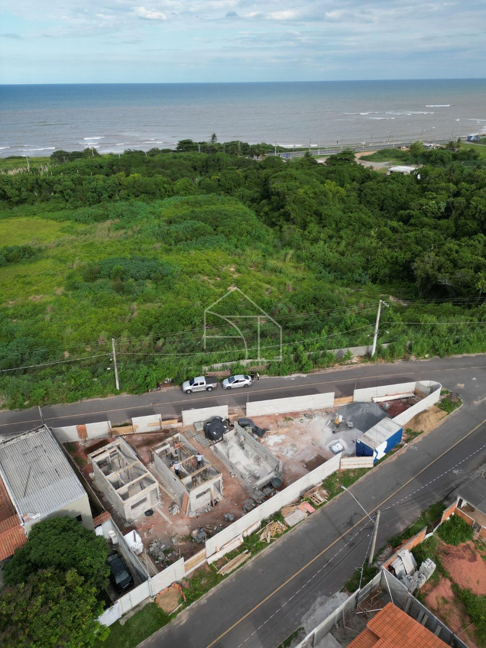 Casa à venda com 2 quartos, 70m² - Foto 6