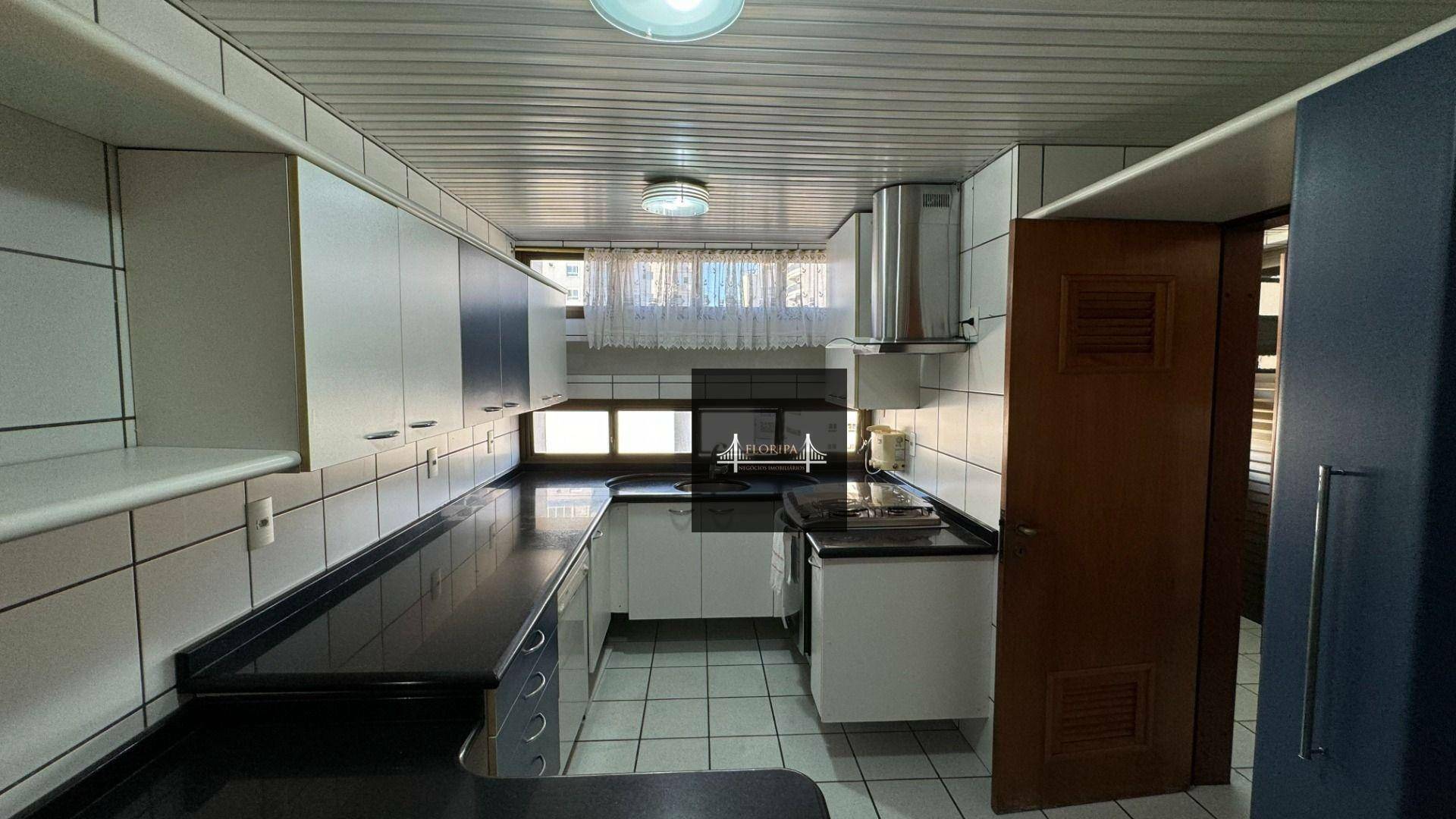 Apartamento à venda com 3 quartos, 145m² - Foto 8