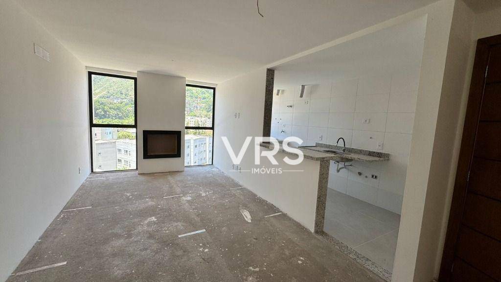 Apartamento à venda com 3 quartos, 130m² - Foto 2