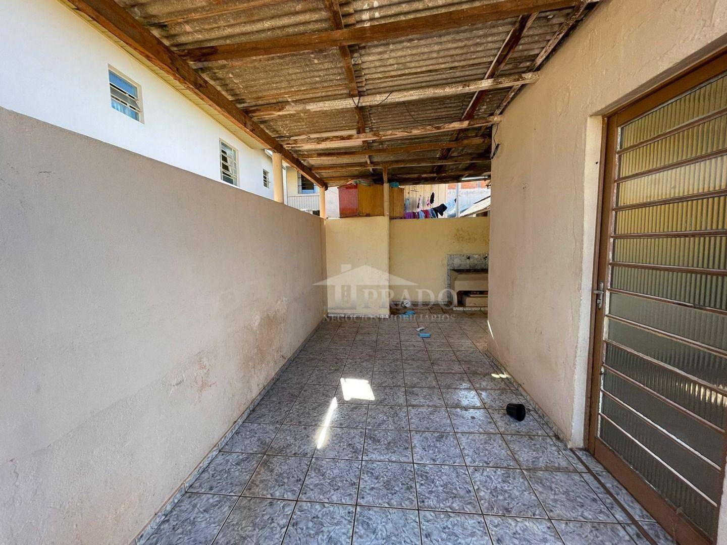 Casa à venda com 2 quartos, 130m² - Foto 4