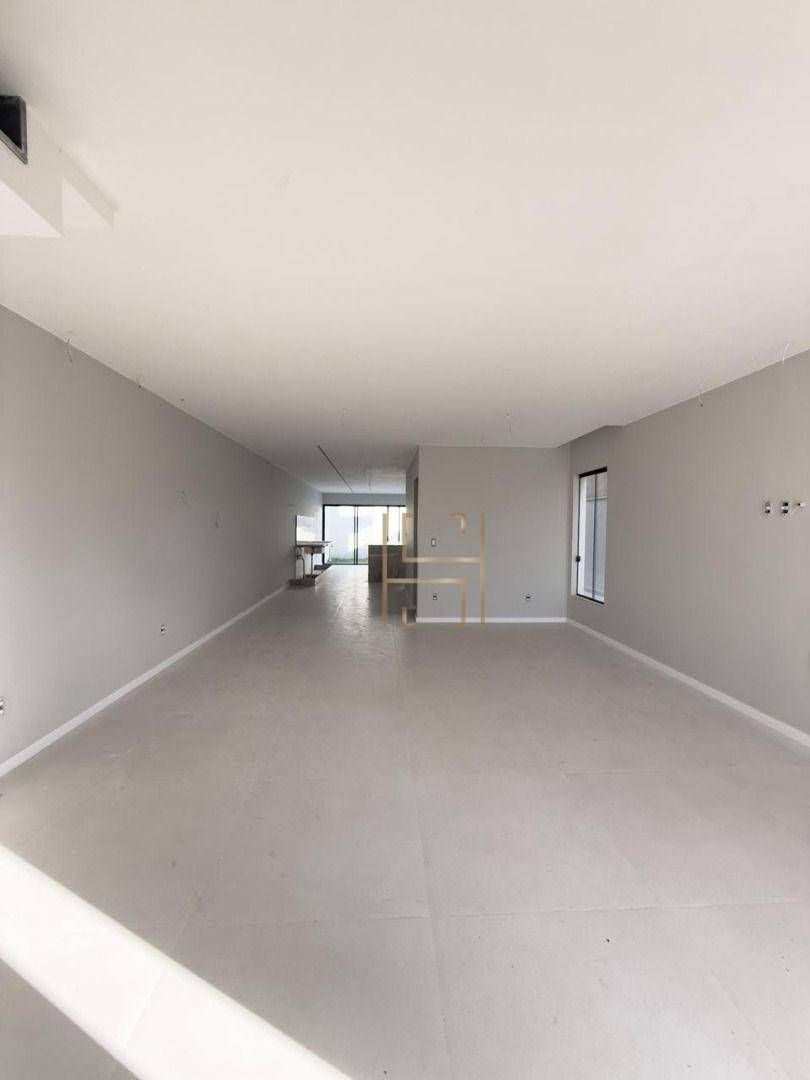 Casa, 4 quartos, 193 m² - Foto 2