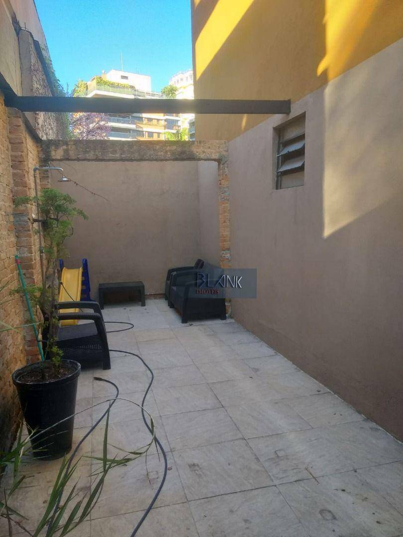 Casa para alugar com 2 quartos, 200m² - Foto 4