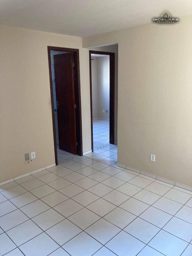 Apartamento à venda com 2 quartos, 42m² - Foto 2