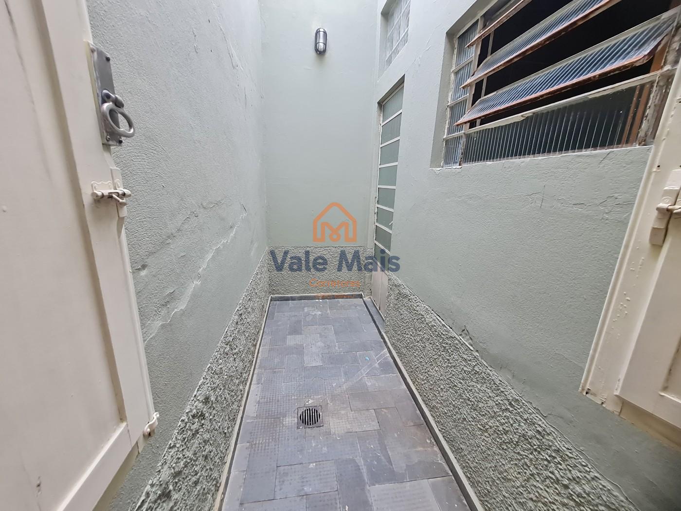 Casa para alugar com 3 quartos, 180m² - Foto 15