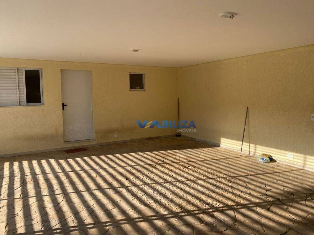 Sobrado à venda com 4 quartos, 600m² - Foto 2