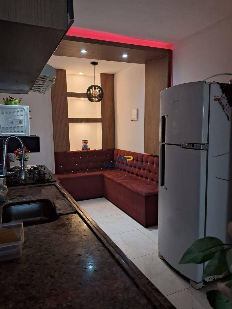 Apartamento à venda com 2 quartos, 60m² - Foto 2