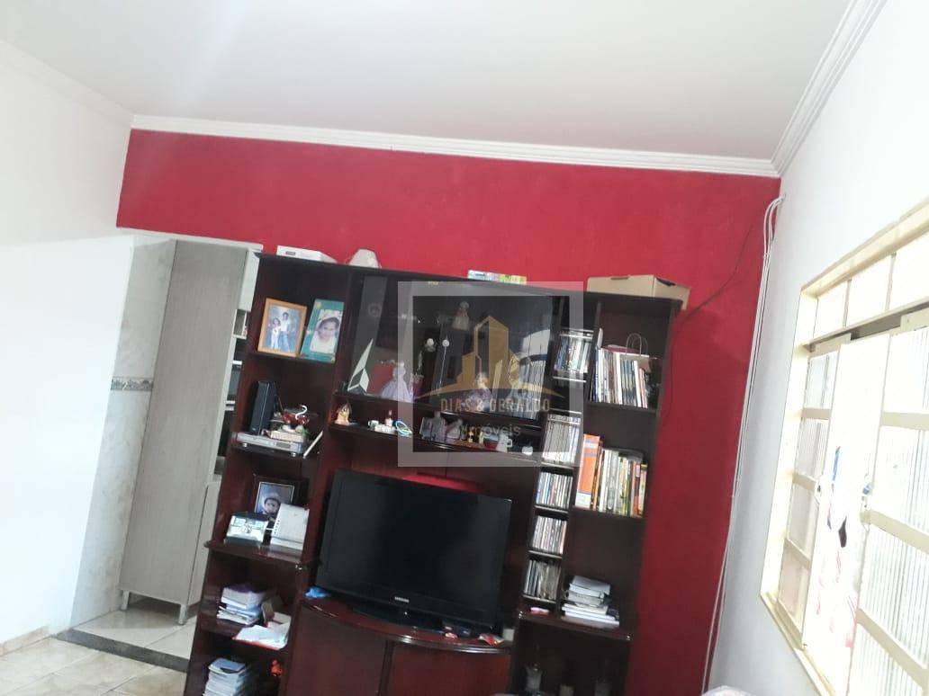 Casa à venda com 2 quartos, 65m² - Foto 5