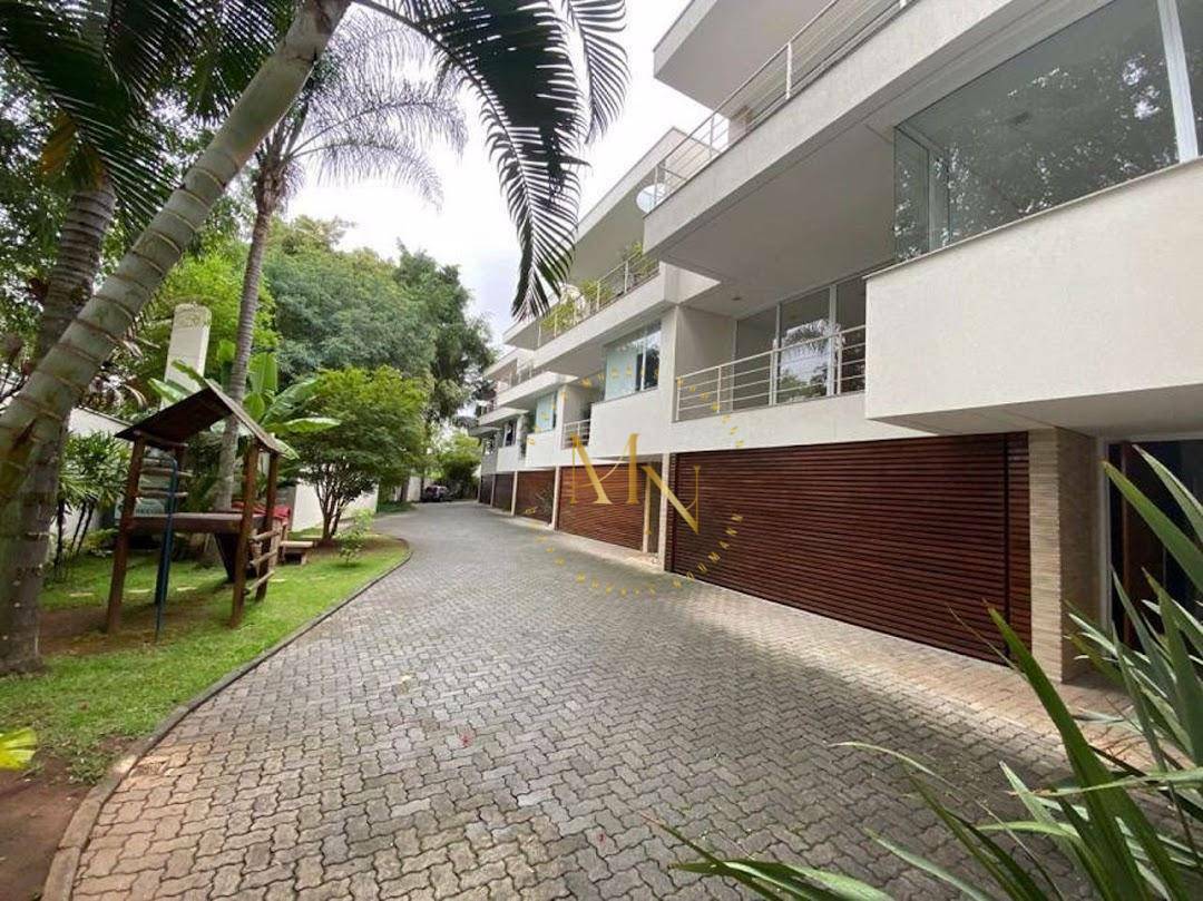 Casa à venda e aluguel com 4 quartos, 425m² - Foto 1