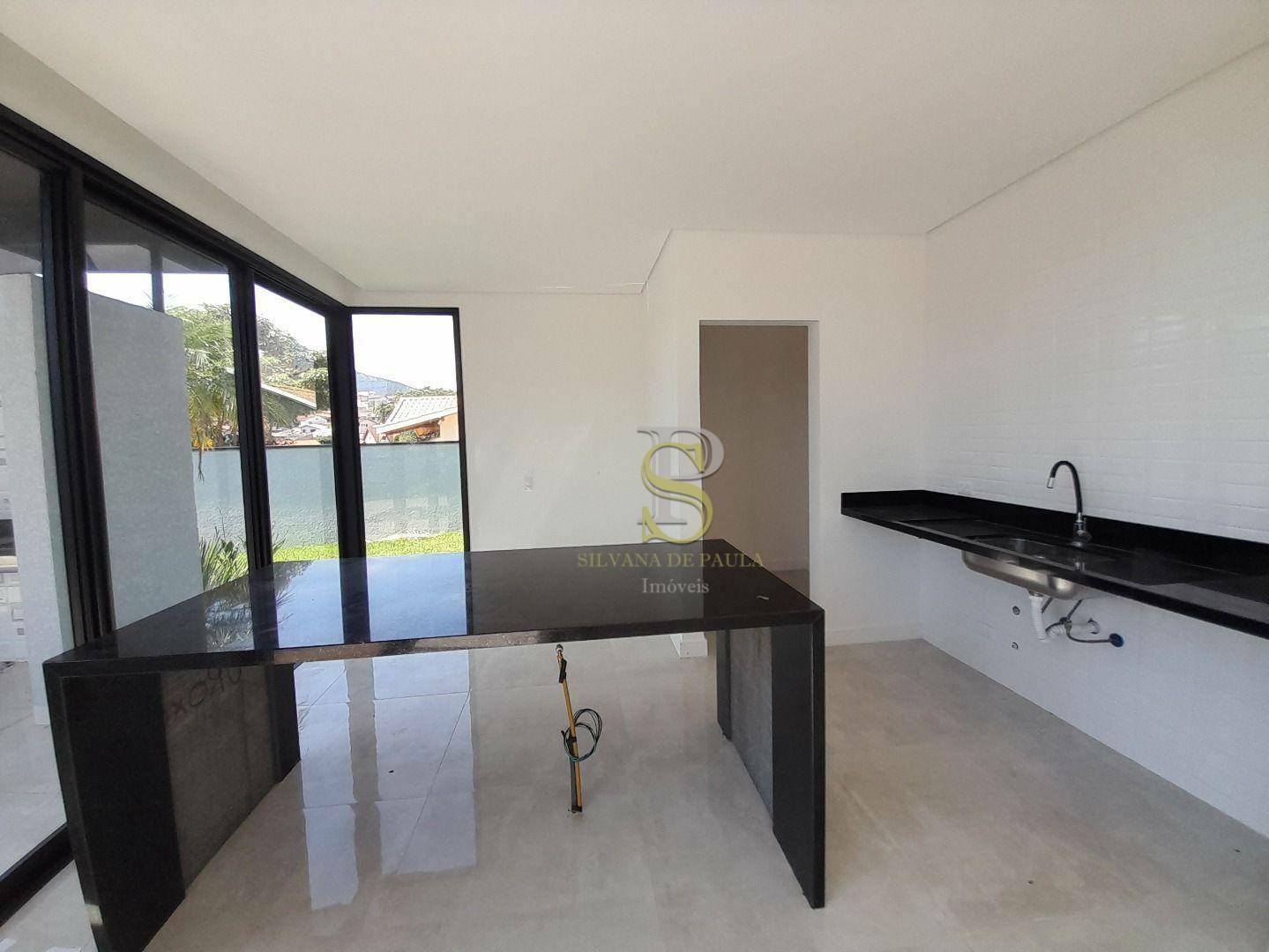 Casa à venda com 3 quartos, 235m² - Foto 11