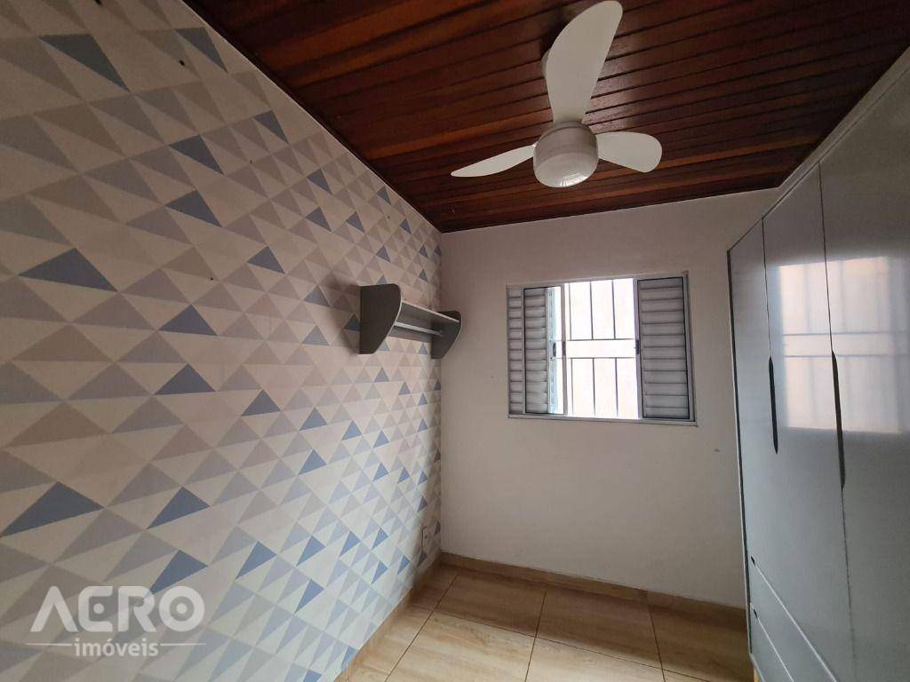 Casa à venda com 2 quartos, 155m² - Foto 12