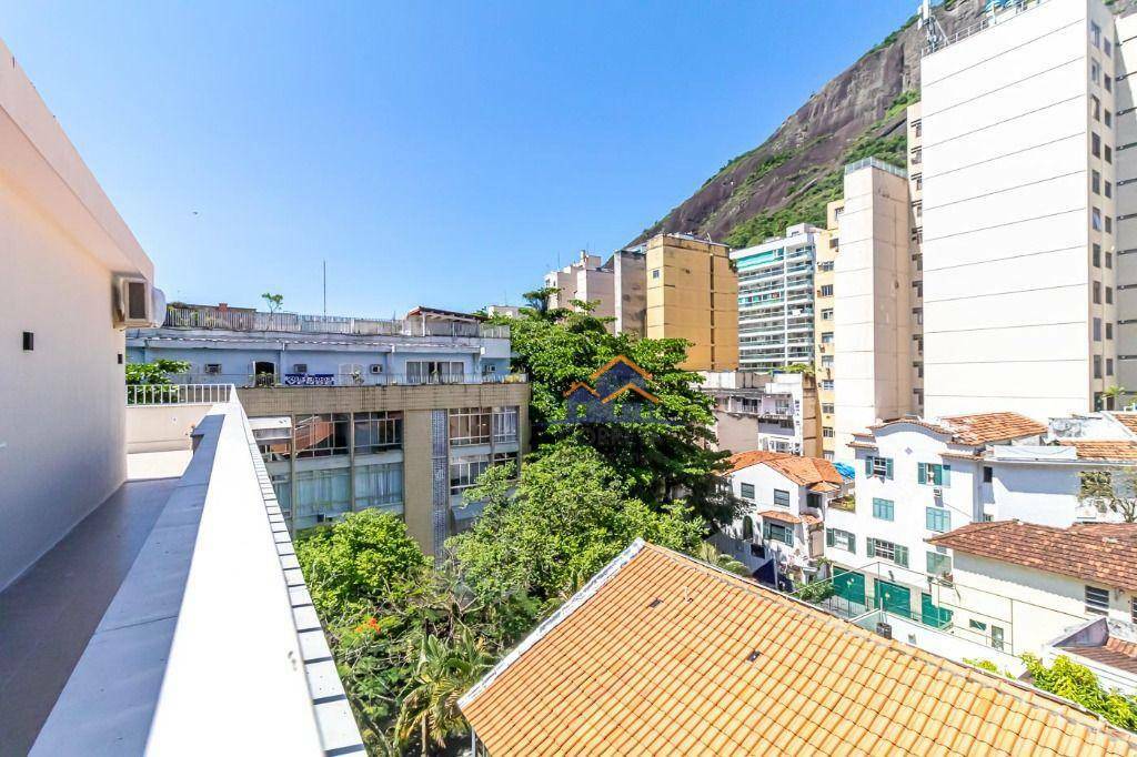 Apartamento à venda com 3 quartos, 237m² - Foto 1