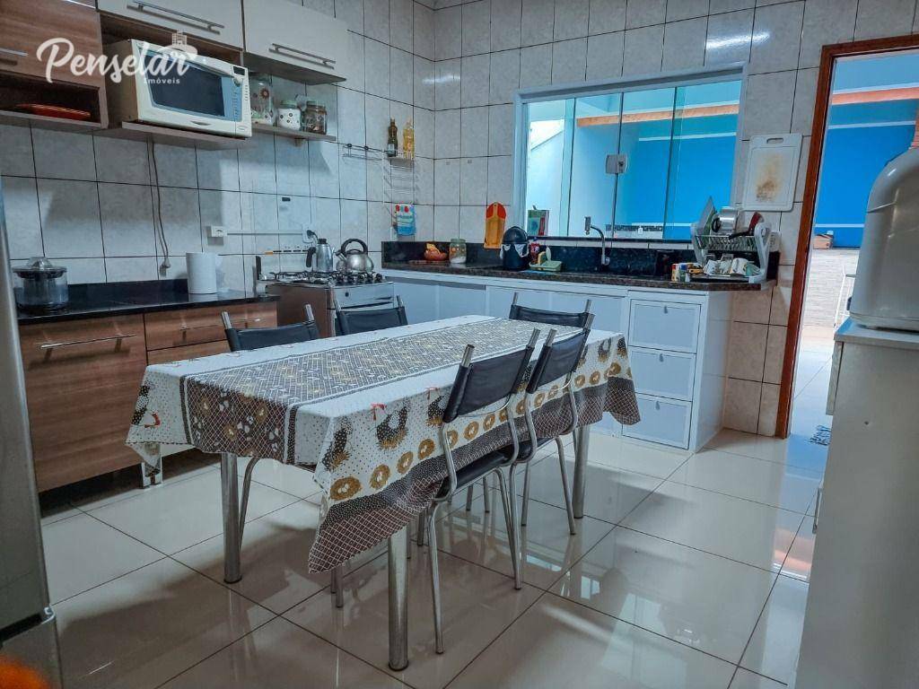 Sobrado à venda com 3 quartos, 202m² - Foto 2