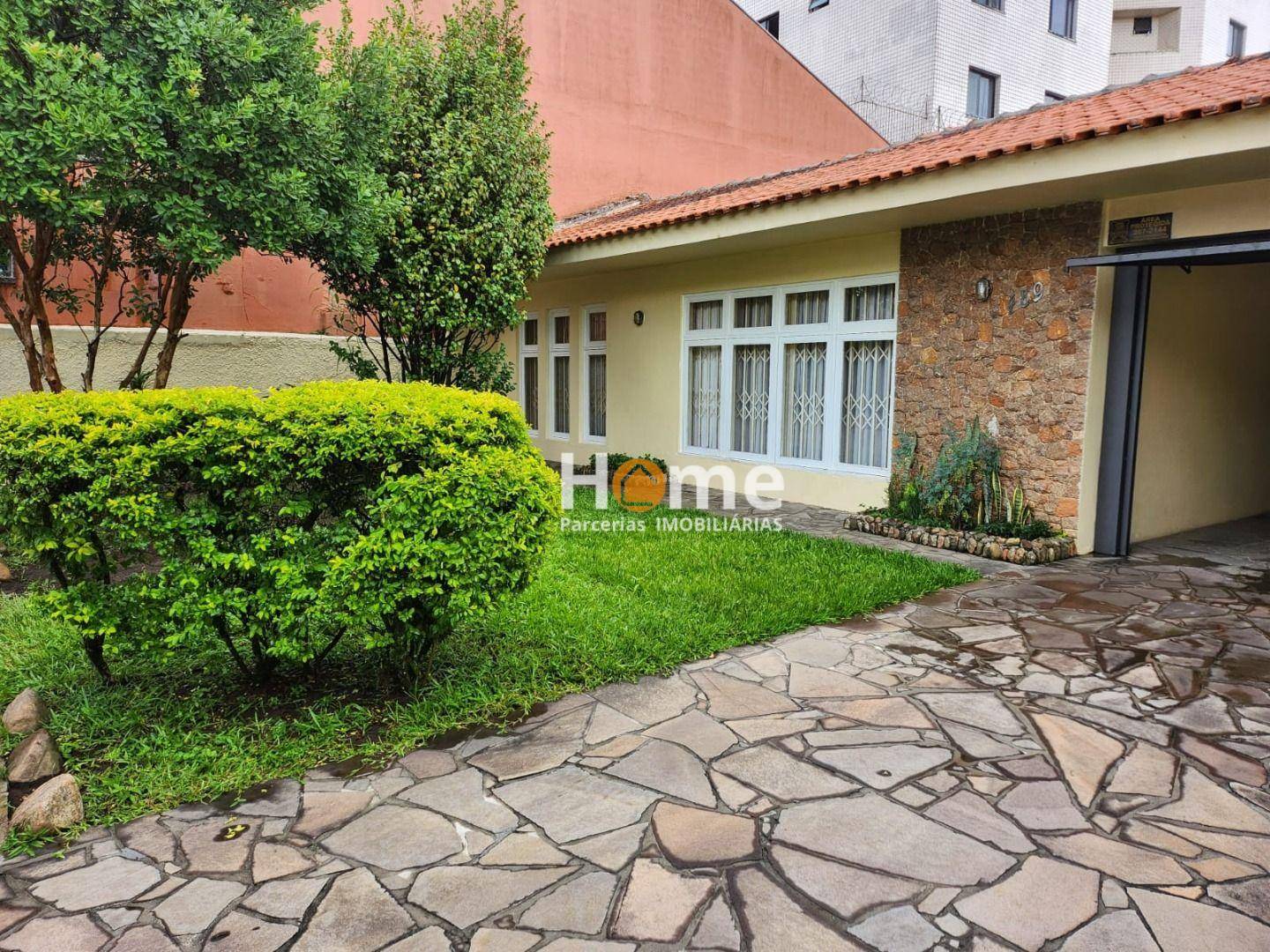 Casa à venda com 3 quartos, 300m² - Foto 1